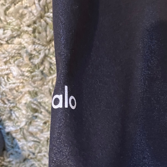 ALO Yoga shiny black leggings - Picture 5 of 9